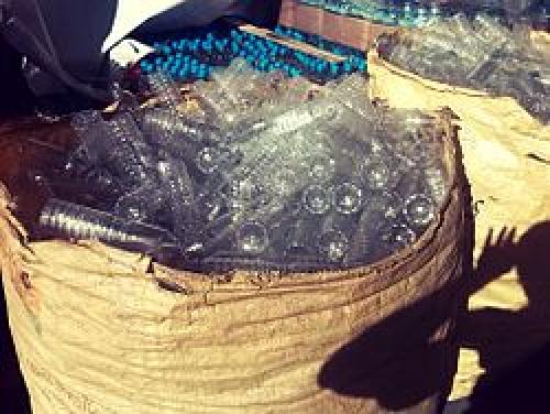 Утилизация пластиковой бутылки: как из нее сделать удобные вещи 06 Утилизация пластиковой бутылки: как из нее сделать удобные вещи 06