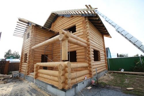 Калиброванное и оцилиндрованное бревно: что это такое и как они используются 02