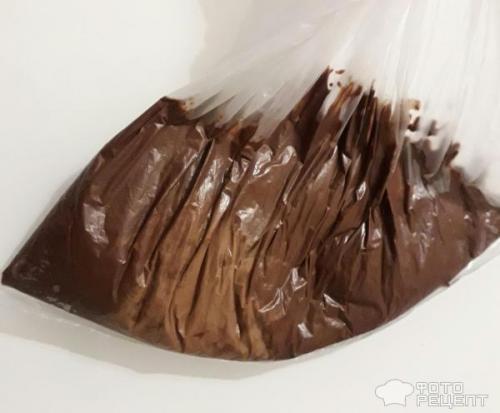 Как можно создать осенний декора в стиле Шоколад. Рецепт: Украшения из шоколада для оформления тортов и пирожных - Шоколадные деревья с разноцветными листьями.