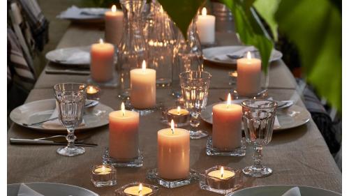 Как можно украсить интерьер с помощью свечей и светильников. Романтика и уют: как использовать свечи и подсвечники в качестве декора