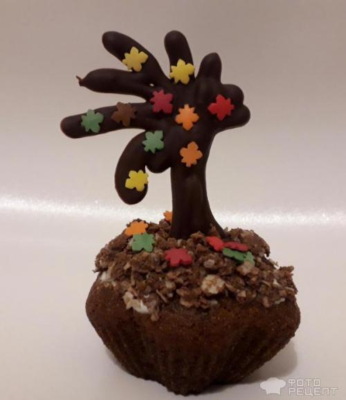 Как можно создать осенний декора в стиле Шоколад. Рецепт: Украшения из шоколада для оформления тортов и пирожных - Шоколадные деревья с разноцветными листьями.