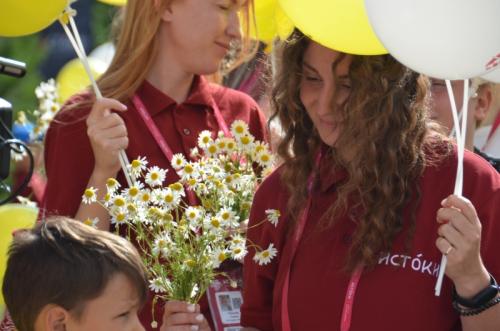 Какие осенние праздники можно отметить в доме и как их украсить. Уютные осенние праздники: с чем можно поздравить родственников и друзей