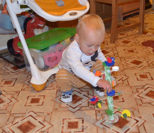 Какие осенние игры и развлечения можно организовать в доме. 13 вариантов того, чем занять ребенка тёмными осенними вечерами.