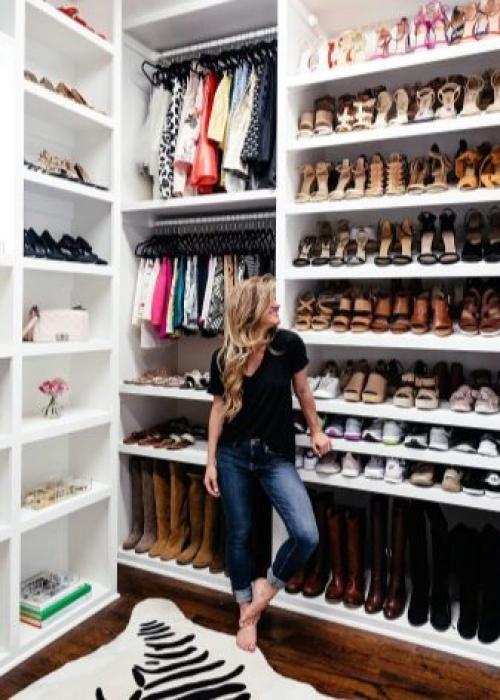 Обустройство гардеробной в спальне небольшого размера. Особенности зонирования и выбор места 22