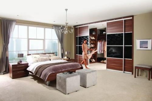 Обустройство гардеробной в спальне небольшого размера. Особенности зонирования и выбор места 21