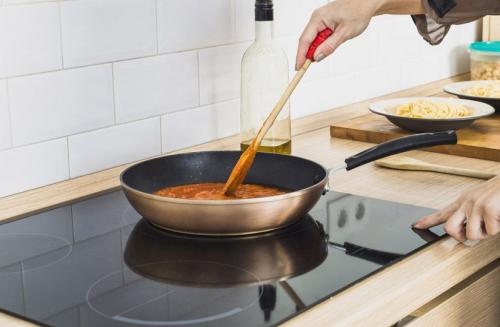 Влияет ли покрытие на энергопотребление варочной панели. Можно ли сэкономить электроэнергию с помощью индукционной плиты: выбираем варочную панель вместе с экспертом