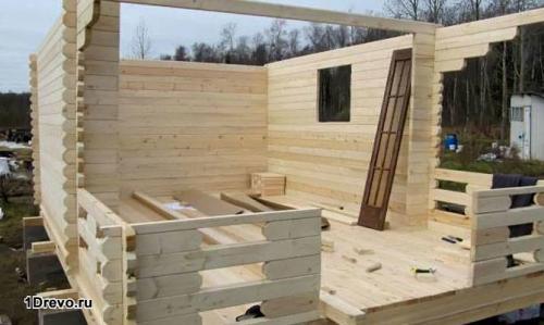Стена из бруса 100х100. Достоинства садового домика