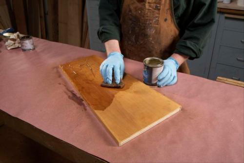 Как определить, какое покрытие наиболее бюджетное, но качественное для фанеры. Лаки для покрытия фанеры: зачем нужна лакировка и как правильно покрыть фанеру своими руками? Советы по выбору производителя