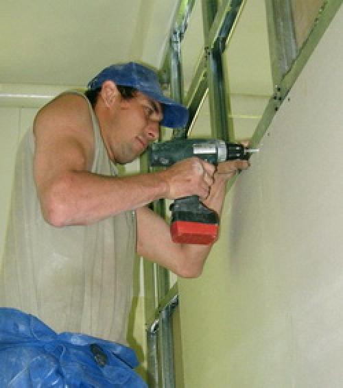 Как выровнять стены в старом доме. №3. Каркасный способ выравнивания стен гипсокартоном