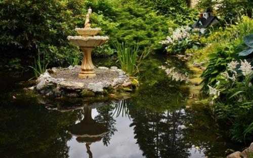 Какие элементы декора можно использовать для создания современного сада. Функциональный декор