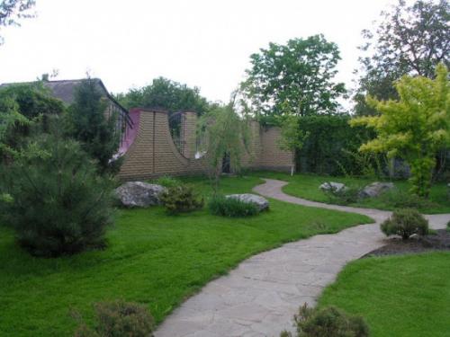 Маленькие участки и сады в современном стиле: советы по оформлению 10