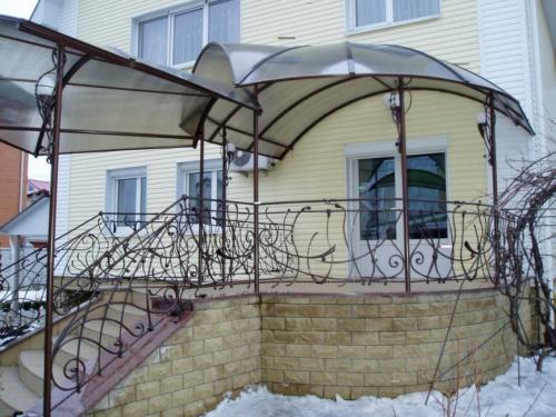 Сколько стоит сделать навес во дворе. Навес во дворе частного дома из поликарбоната и других материалов (250 ФОТО ИДЕЙ) – Красивый вид, удобство и практичность