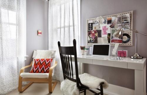 Cтена над рабочим местом.  Доской для заметок