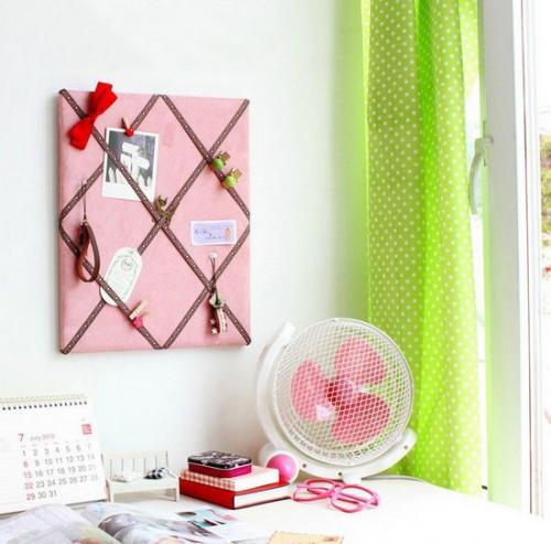 Cтена над рабочим местом.  Доской для заметок