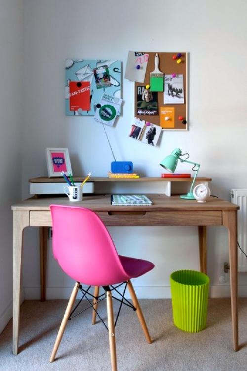 Cтена над рабочим местом.  Доской для заметок