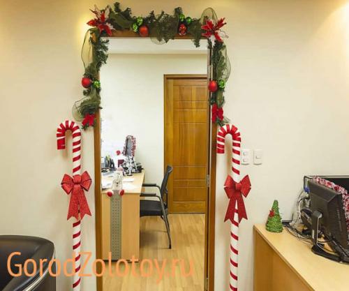 Как украсить кабинет на Новый год. Как украсить офис на Новый год и Рождество 2022