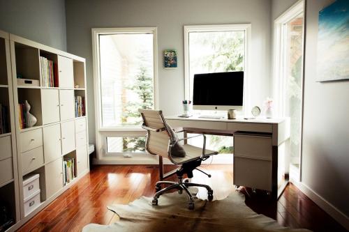 Как бюджетно организовать и украсить рабочее место. Как организовать рабочее место дома? 11