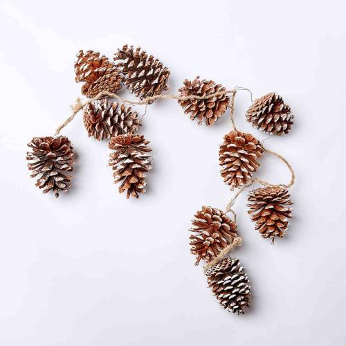 Как украсить офис к Новому году 2022. Как украсить потолок 04