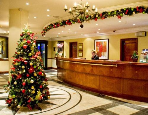 Как украсить офис из подручных материалов. Офис своими руками: как красиво и оригинально украсить его на Новый 2021 год