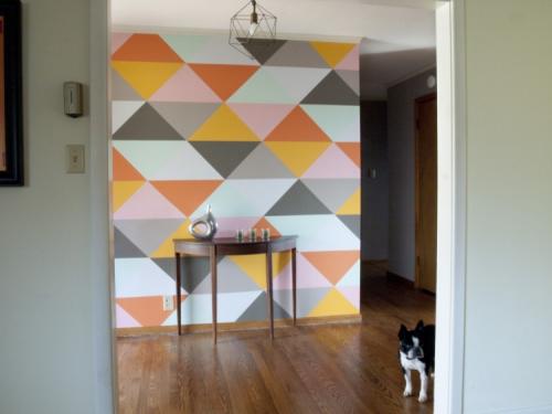 Чем декорировать стену прямо на обои. Идеи декора стен своими руками, 65 фото