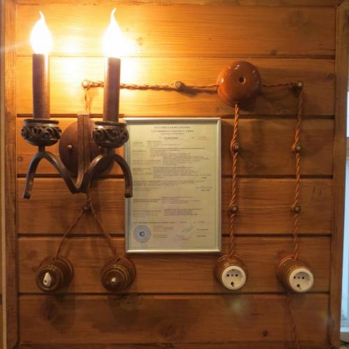 Ретро проводка в деревянном доме: расчет параметров, проектирование, монтаж и подбор винтажных элементов. 165 фото стильных идей